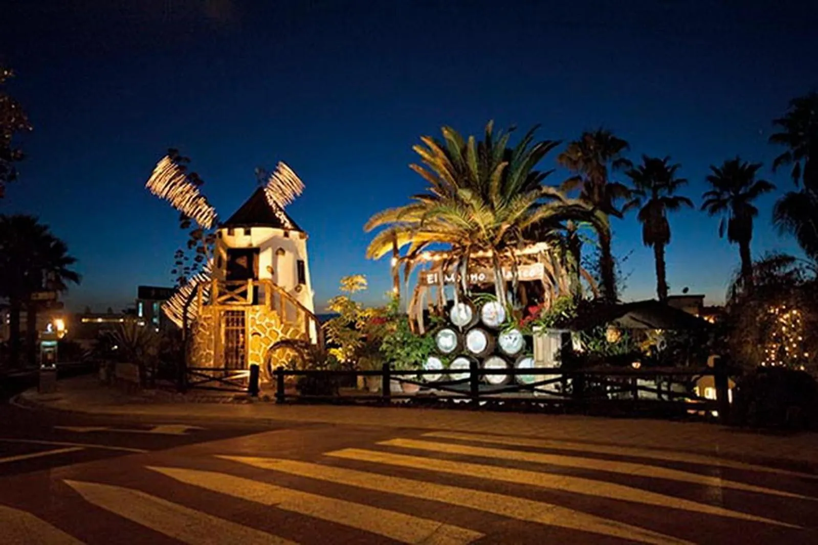 아파트 Exclusive Las Americas Property 아데제