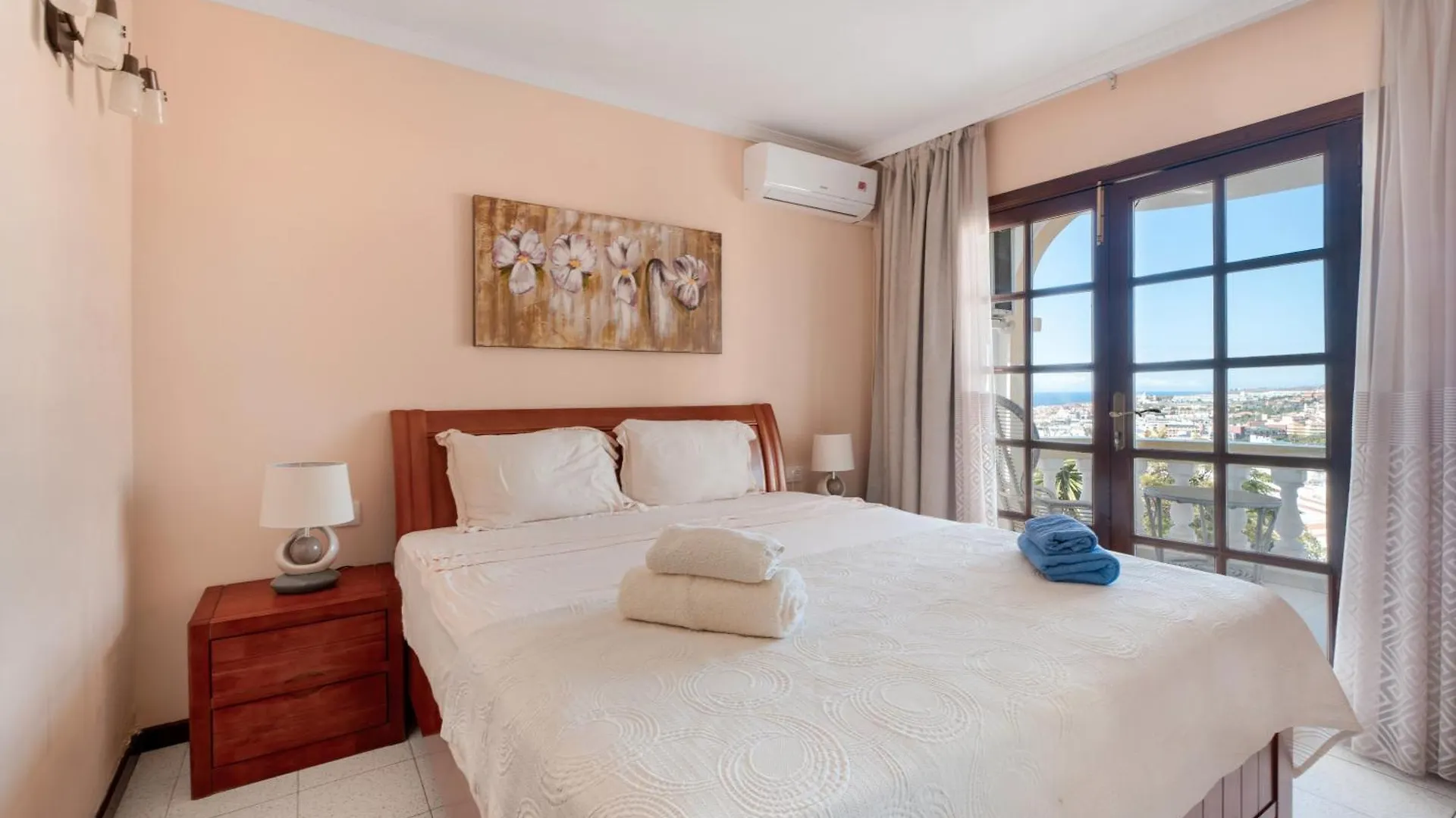 Exclusive Las Americas Property 아데제