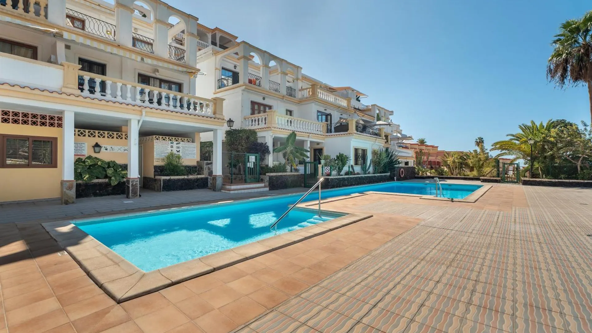 Exclusive Las Americas Property 아데제 0*,