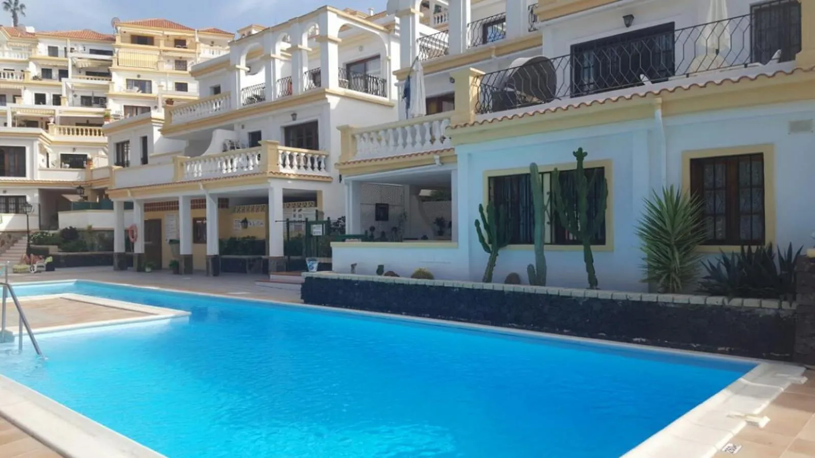 아파트 Exclusive Las Americas Property 아데제 스페인