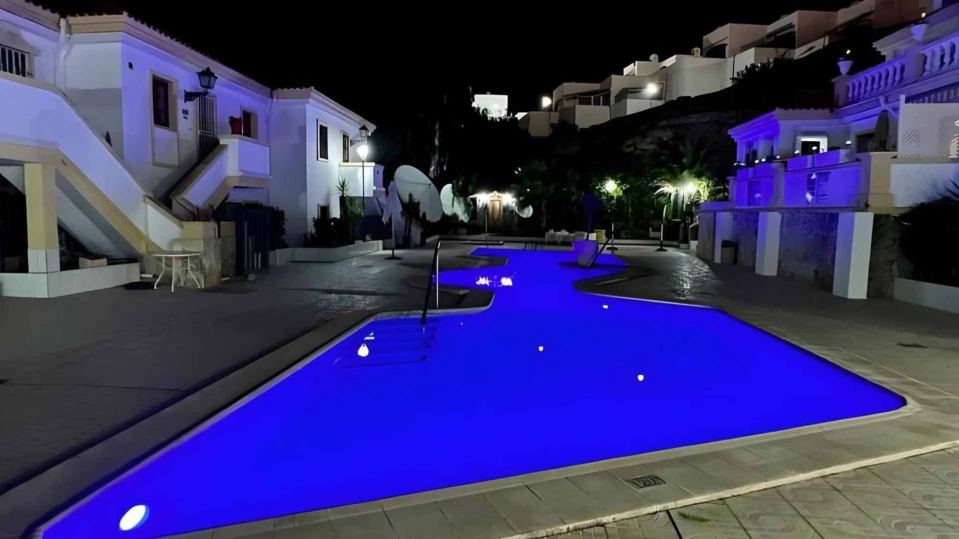아파트 Exclusive Las Americas Property 아데제